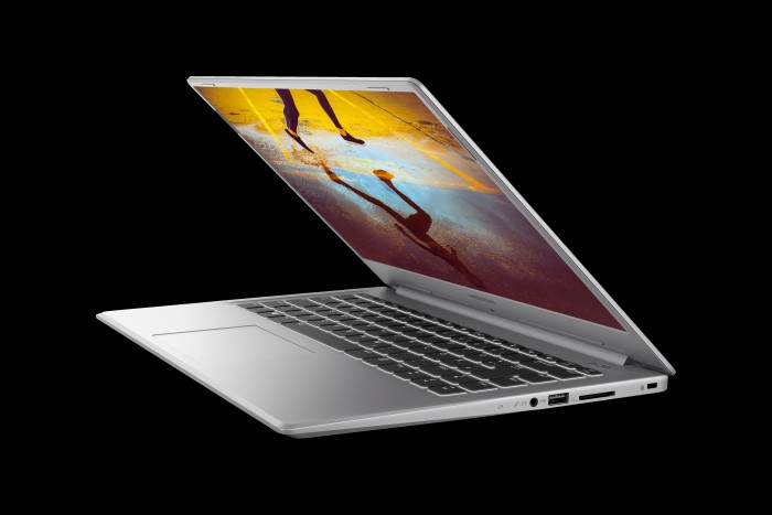 Medion Akoya S15450 (Bild: Medion)